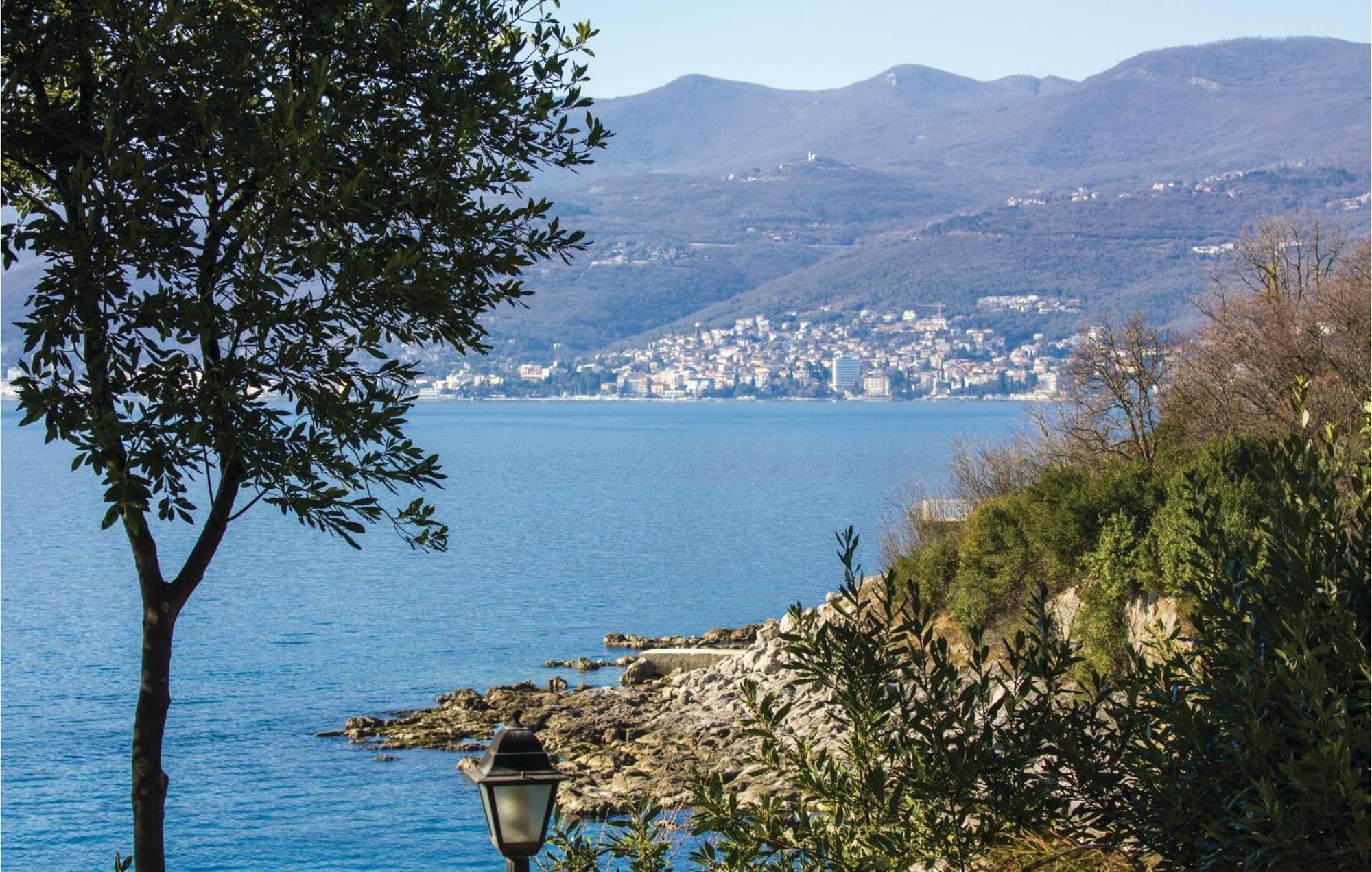 Lovely Apartment In Rijeka With House Sea View Eksteriør billede